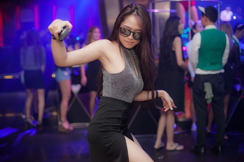 Nightlife_pic1